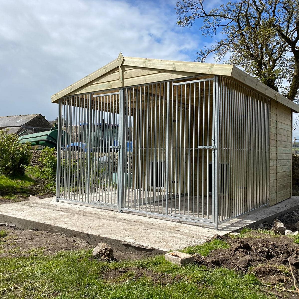 Benchmark Dog Kennel with Apex Roof Duo 10 x 10ft Premium Wood Rang Doghealth