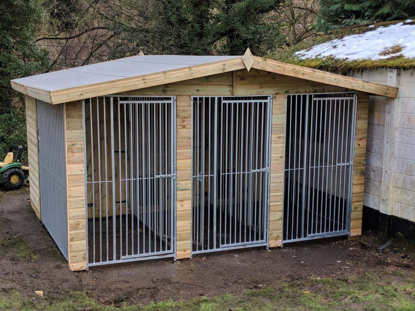 12 X 10 ft Triple Dog Kennel